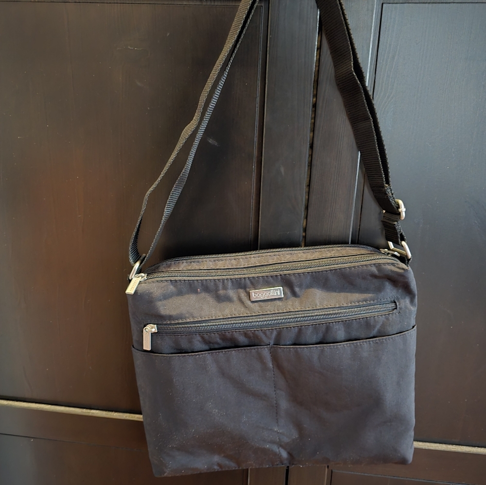 Baggallini crossbody purse black leopard